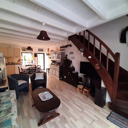 Villa Joli coeur à Dragey-Ronthon Extérieur photo